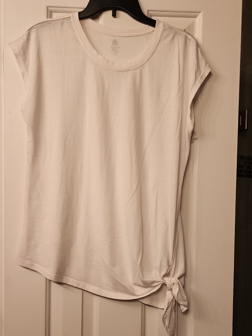GAIAM White Tie-Side Crewneck Top